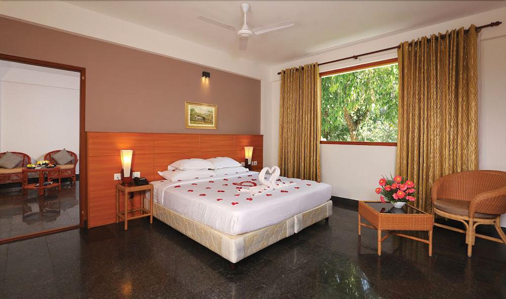 Elephant Court Thekkady Exterior photo